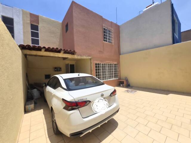 #40 - Casa para Venta en Zapopan - JC - 1