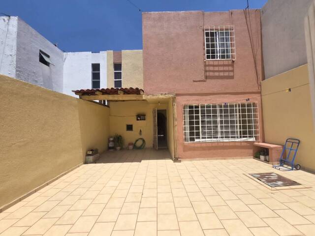 #40 - Casa para Venta en Zapopan - JC - 1